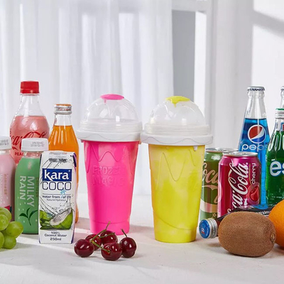 Μουλιασμένο μπουκάλι Milkshake ανατροπέων καταφερτζήδων ταξιδιού σιλικόνης με το άχυρο