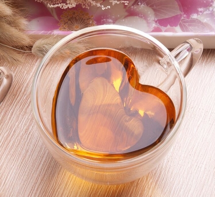 ISO9001 διαφανές δώρο διαμορφωμένο καρδιά 200ml-300ml φλυτζανιών κατανάλωσης συνήθειας γυαλιού