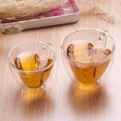 ISO9001 διαφανές δώρο διαμορφωμένο καρδιά 200ml-300ml φλυτζανιών κατανάλωσης συνήθειας γυαλιού