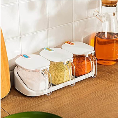 3pcs 4 Oz καθαρίζουν τον πλαστικό όγκο βάζων εμπορευματοκιβωτίων αποθήκευσης καρυκευμάτων με την κάλυψη και το κουτάλι